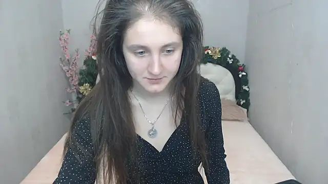 Holliy Cooper online show from 12-25-24, 08:51