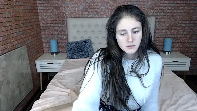 Holliy Cooper online show from 12-27-24, 05:16