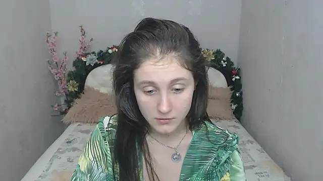 Holliy Cooper online show from 01-06-25, 11:42
