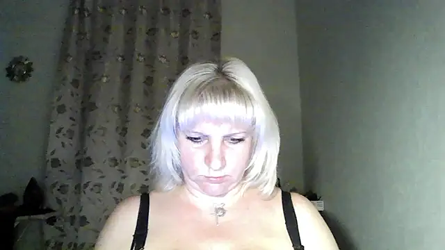 Snapshot of MeilomaWesa chatting on 10-28-25, 02:31 MeilomaWesa online show from 10-28-25, 02:31