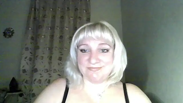 Snapshot of MeilomaWesa chatting on 10-30-25, 09:15 MeilomaWesa online show from 10-30-25, 09:15