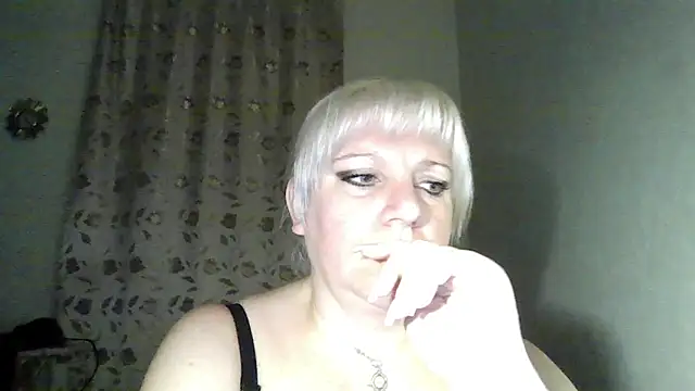 Snapshot of MeilomaWesa chatting on 11-17-25, 02:01 MeilomaWesa online show from 11-17-25, 02:01