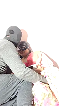 Snapshot of Something_61 chatting on 02-10-25, 05:30 Something 61 online show from 02-10-25, 05:30