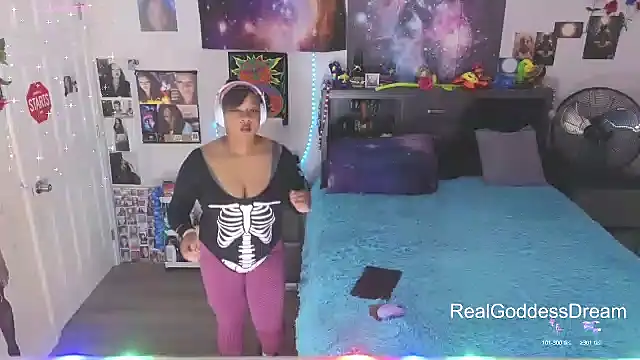 Snapshot of temptressbeauty24 chatting on 01-31-26, 09:02 temptressbeauty24 online show from 01-31-26, 09:02