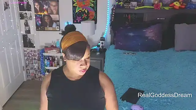 Snapshot of temptressbeauty24 chatting on 02-02-26, 03:16 temptressbeauty24 online show from 02-02-26, 03:16