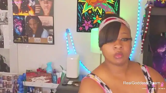 Snapshot of temptressbeauty24 chatting on 02-05-26, 02:16 temptressbeauty24 online show from 02-05-26, 02:16