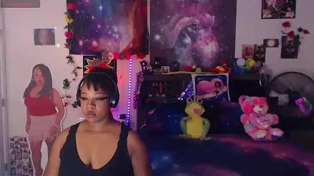 Snapshot of temptressbeauty24 chatting on 02-26-26, 01:59 temptressbeauty24 online show from 02-26-26, 01:59