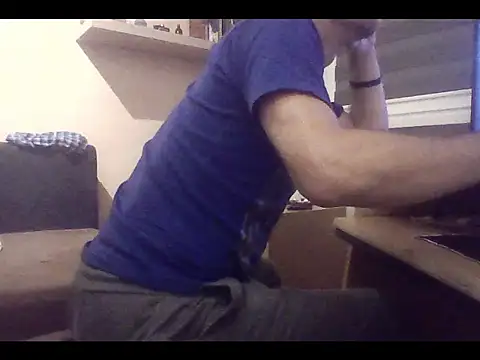 Snapshot of matejk chatting on 09-25-25, 05:05 matejk online show from 09-25-25, 05:05