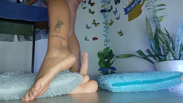 lucy hairypussy83 online show from 09-28-25, 02:33