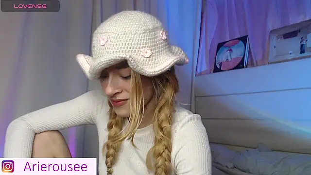 arie rousee sub online show from 10-11-25, 01:49