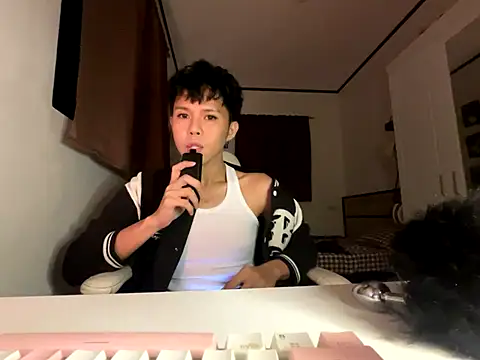 Plaxtique online show from 09-26-25, 07:18