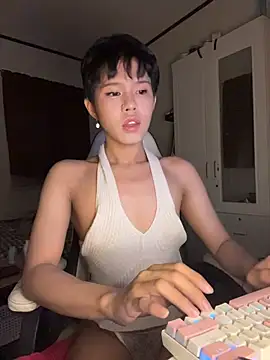 Snapshot of Plaxtique chatting on 01-06-26, 09:29 Plaxtique online show from 01-06-26, 09:29