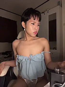 Snapshot of Plaxtique chatting on 01-07-26, 07:27 Plaxtique online show from 01-07-26, 07:27