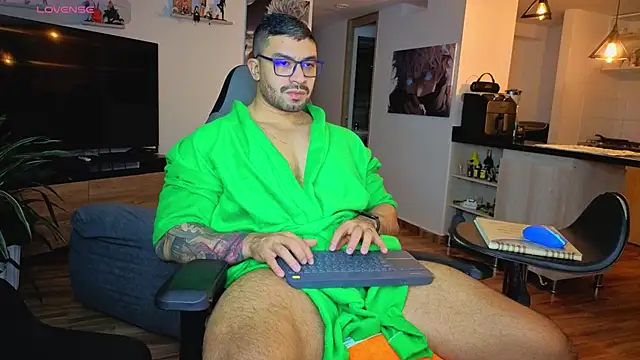 Michael Diamond online show from 11-27-25, 02:46