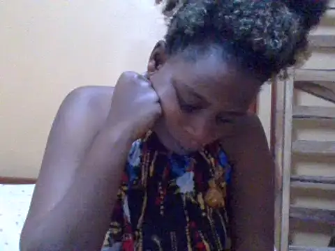 Snapshot of sweetbabra1 chatting on 03-05-25, 12:55 sweetbabra1 online show from 03-05-25, 12:55