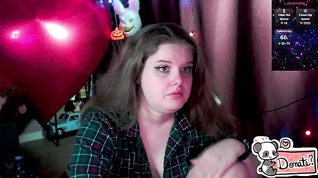 Snapshot of so_cute777 chatting on 02-15-26, 01:35 so cute777 online show from 02-15-26, 01:35