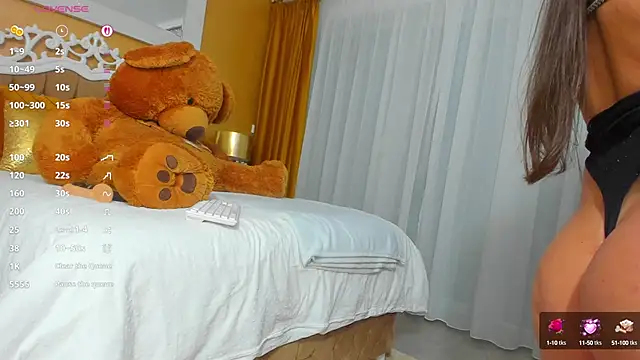 GoldenCaroline online show from 10-22-25, 03:45