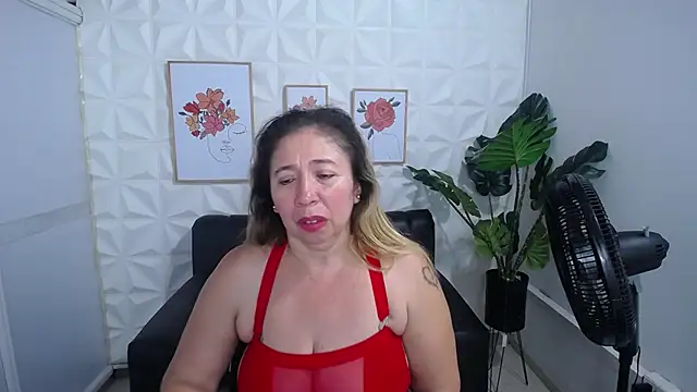 Valentinaa mature online show from 02-14-25, 06:34