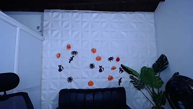 Valentinaa mature online show from 10-17-25, 10:34