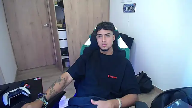 Snapshot of matias_bianco chatting on 09-18-25, 07:05 matias bianco online show from 09-18-25, 07:05