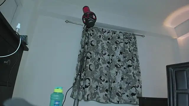 Snapshot of eileen_pinkman chatting on 10-25-25, 10:15 eileen pinkman online show from 10-25-25, 10:15