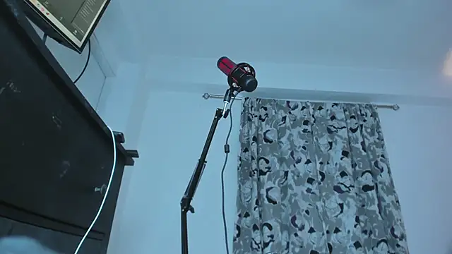 Snapshot of eileen_pinkman chatting on 11-07-25, 02:44 eileen pinkman online show from 11-07-25, 02:44