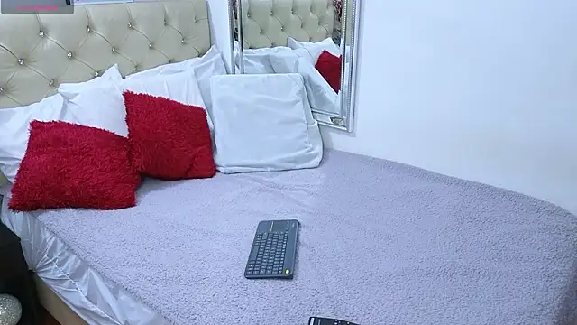 AnnaRedgrave online show from 02-04-26, 07:58