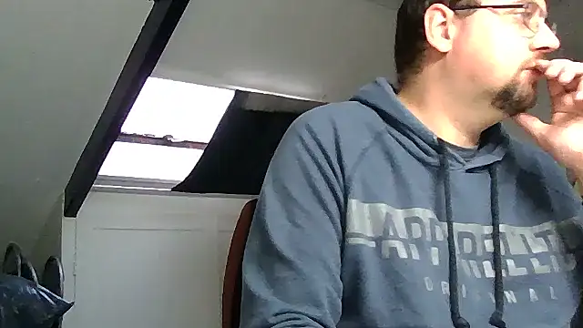 rdewaard81 online show from 11-19-25, 01:00