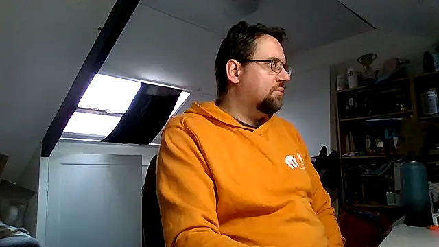 rdewaard81 online show from 12-05-25, 09:40