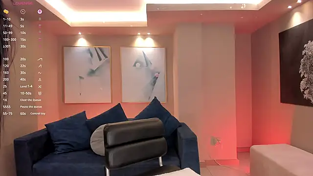 LizzHamilton   online show from 11-30-25, 05:39