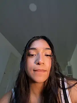 Snapshot of Bellafr chatting on 12-23-24, 11:06 Bellafr online show from 12-23-24, 11:06