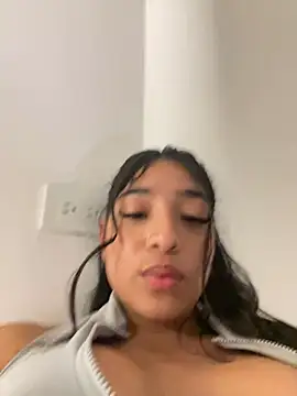 Snapshot of Bellafr chatting on 01-04-25, 11:59 Bellafr online show from 01-04-25, 11:59