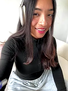 Snapshot of Bellafr chatting on 10-15-25, 09:20 Bellafr online show from 10-15-25, 09:20