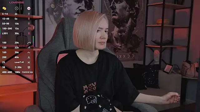 ReiYosimoto online show from 11-09-25, 02:04