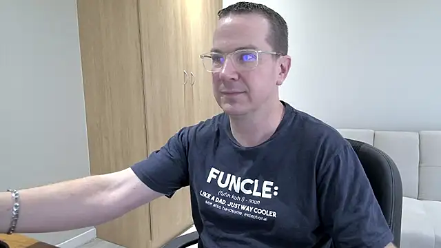 BrettJ81 online show from 09-22-25, 02:19