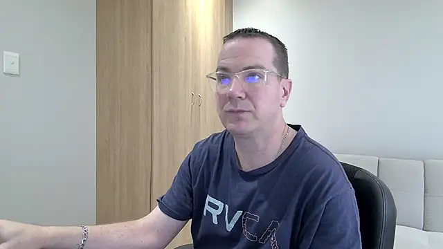 BrettJ81 online show from 10-12-25, 01:21