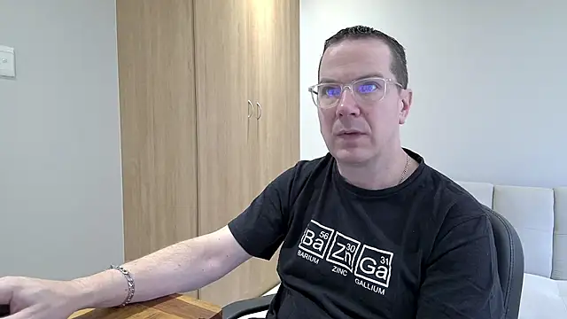 BrettJ81 online show from 10-24-25, 07:38