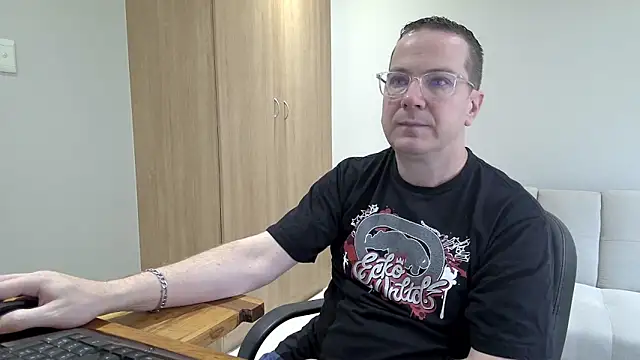 BrettJ81 online show from 11-15-25, 09:28