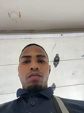 Snapshot of Diosn111 chatting on 12-18-25, 01:06 Diosn111 online show from 12-18-25, 01:06