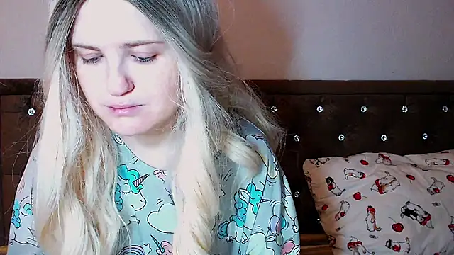 Snapshot of Sara4uu chatting on 11-09-25, 12:31 Sara4uu online show from 11-09-25, 12:31