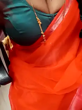 Snapshot of Tamil_Rathi chatting on 01-16-25, 01:25 Tamil Rathi online show from 01-16-25, 01:25