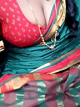 Snapshot of Tamil_Rathi chatting on 02-01-25, 01:30 Tamil Rathi online show from 02-01-25, 01:30