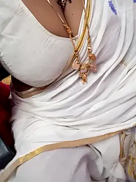 Snapshot of Tamil_Rathi chatting on 02-04-25, 08:17 Tamil Rathi online show from 02-04-25, 08:17