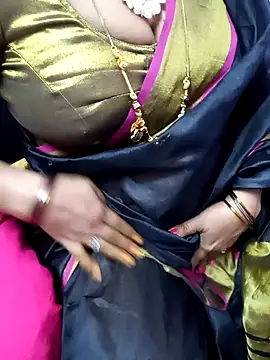 Snapshot of Tamil_Rathi chatting on 02-05-25, 06:48 Tamil Rathi online show from 02-05-25, 06:48