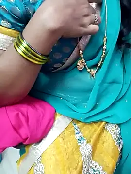 Snapshot of Tamil_Rathi chatting on 02-14-25, 09:43 Tamil Rathi online show from 02-14-25, 09:43