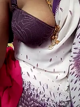 Snapshot of Tamil_Rathi chatting on 02-16-25, 01:27 Tamil Rathi online show from 02-16-25, 01:27