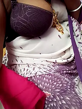 Snapshot of Tamil_Rathi chatting on 02-16-25, 07:38 Tamil Rathi online show from 02-16-25, 07:38