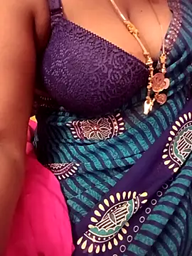 Snapshot of Tamil_Rathi chatting on 02-18-25, 12:04 Tamil Rathi online show from 02-18-25, 12:04