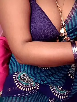 Snapshot of Tamil_Rathi chatting on 02-18-25, 07:54 Tamil Rathi online show from 02-18-25, 07:54