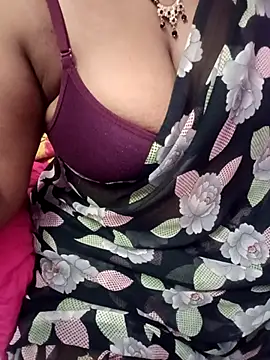 Snapshot of Tamil_Rathi chatting on 02-22-25, 02:52 Tamil Rathi online show from 02-22-25, 02:52